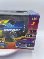 Muscle Machines '69 Camaro NASCAR #24 Jeff Gordon 1:24 Scale Racecar 2004 Dupont